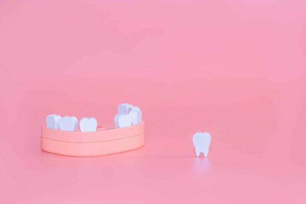 Quel type de tissu convient le mieux aux vêtements à manches courtes ?