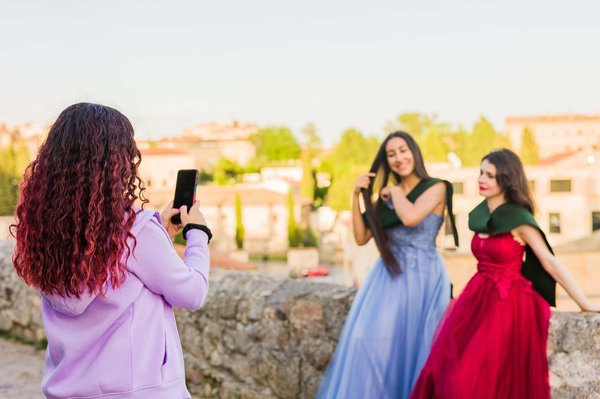 Étoles de cérémonie : accessoires indispensables pour les événements spéciaux