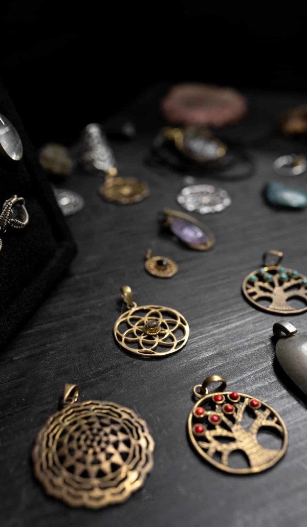 Quel est le symbole de l'arbre de vie dans les cultures ?